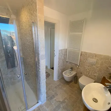 L Attico Sul Fiume Center Home Daire *
