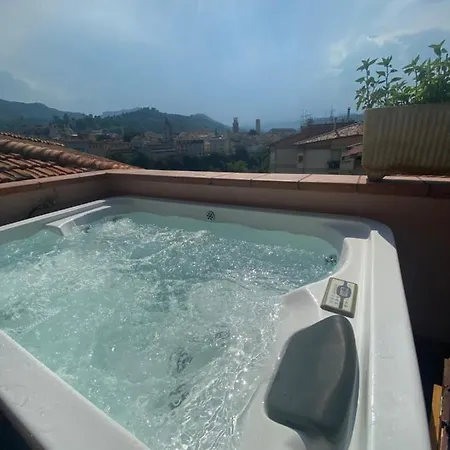 L Attico Sul Fiume Center Home Daire *